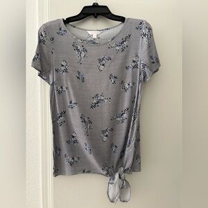 LC Lauren Conrad Blue Floral Short Sleeve Tie Front Top. Size Small